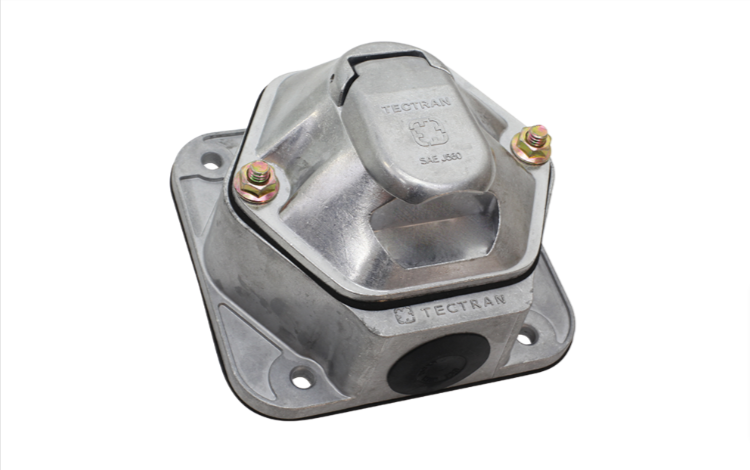 670-72204- Tectran Socket w/o Breakers on Metal Nosebox - Nick's Truck Parts