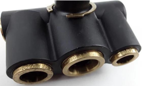 Automann 170.1024 air manifold for industrial air systems, featuring multiple ports and durable construction.