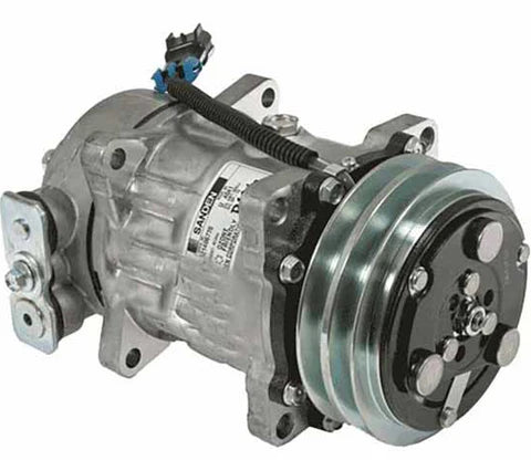 Automann 830.31003 air conditioning compressor 7H15 type with metal components and electrical connections visible.